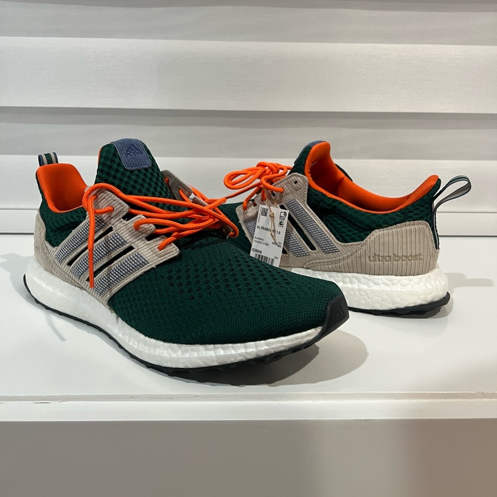 ADIDAS Ultra Boost Miami Hurricanes EE3702 Men's shoes sz 11